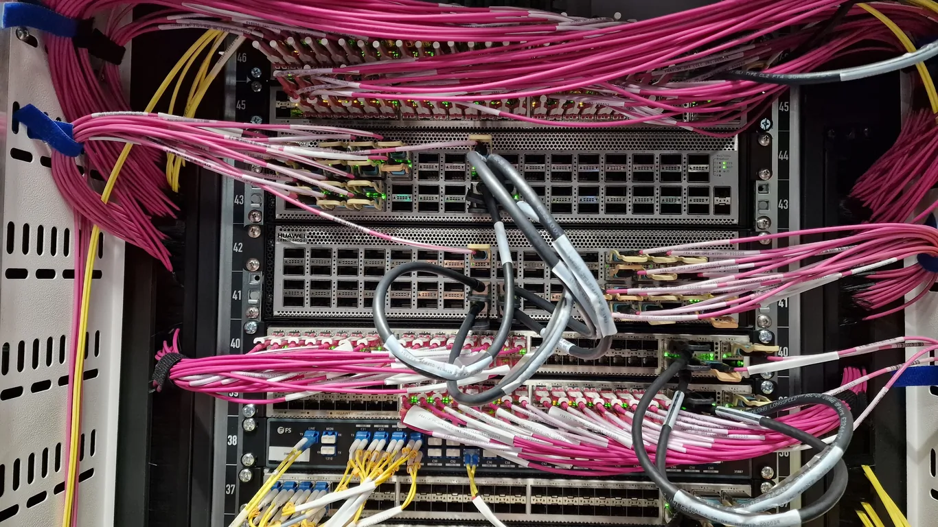 128 Port 100 Gigabit/s QSFP28 Core Switch Stack - Location FRA1