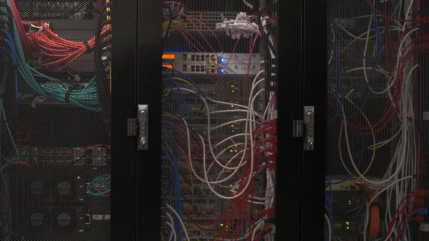 Verkabelung für Premium Dedicated Server - Standort FRA4 nLighten